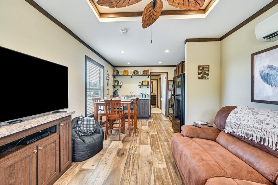 6 Mi to Topsey Exotic Ranch: Retreat on 12 Acres! House in Texas