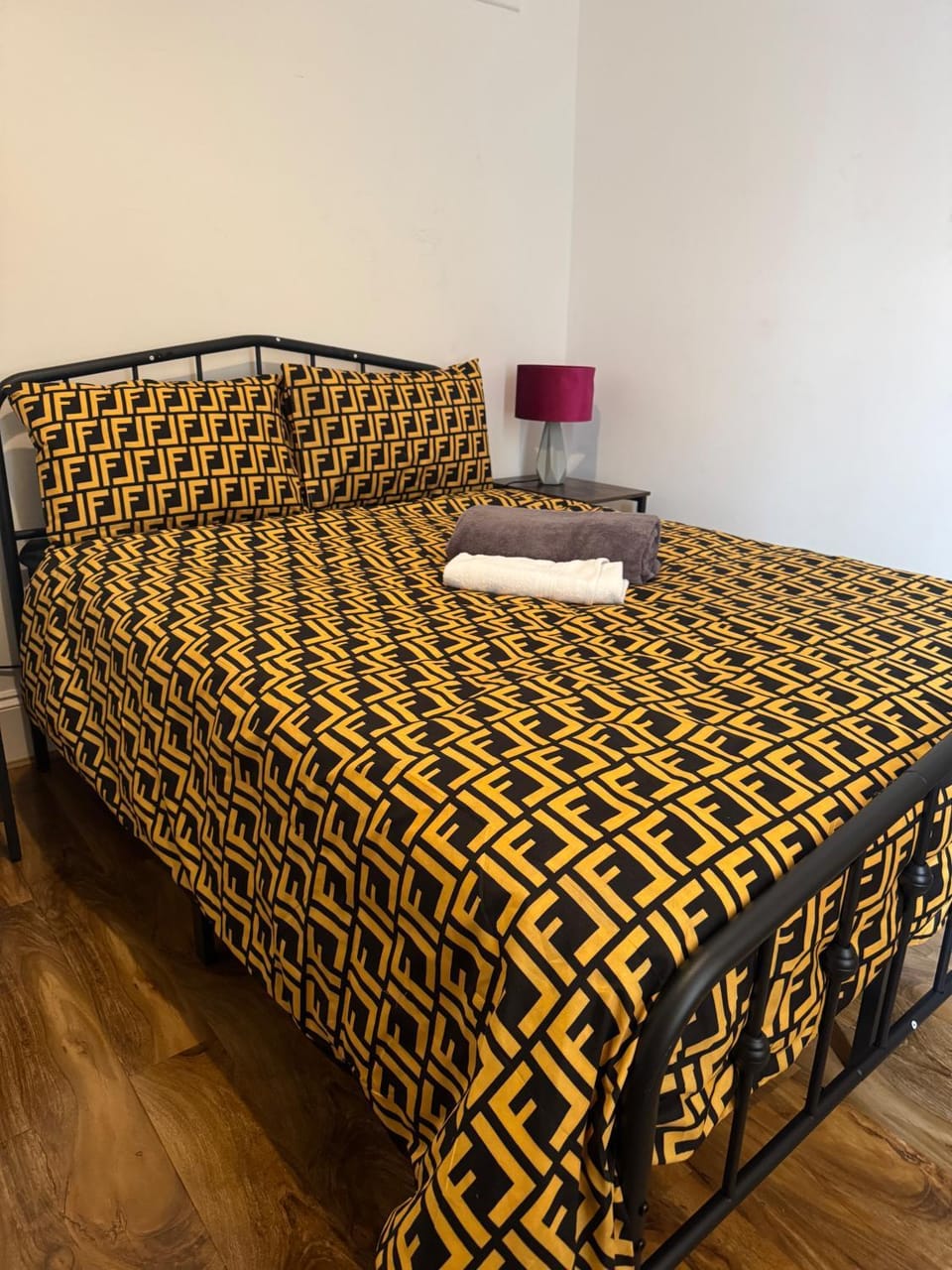2 Bed Flat - Sleeps 4 - Parking - Wifi Apartment in London Borough of Lewisham