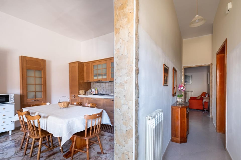Property building, Kitchen or kitchenette, Living room