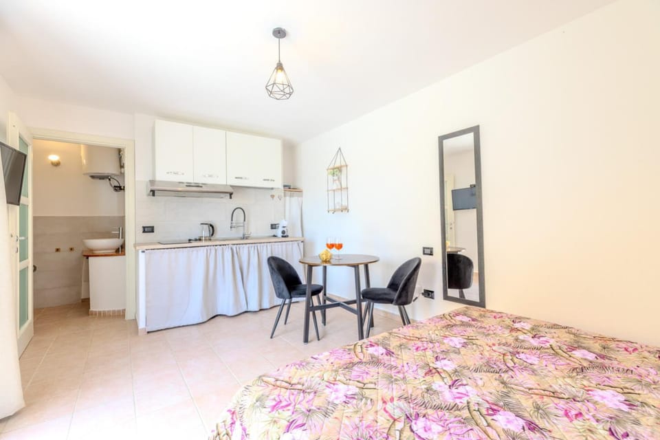 Dining area, Bedroom