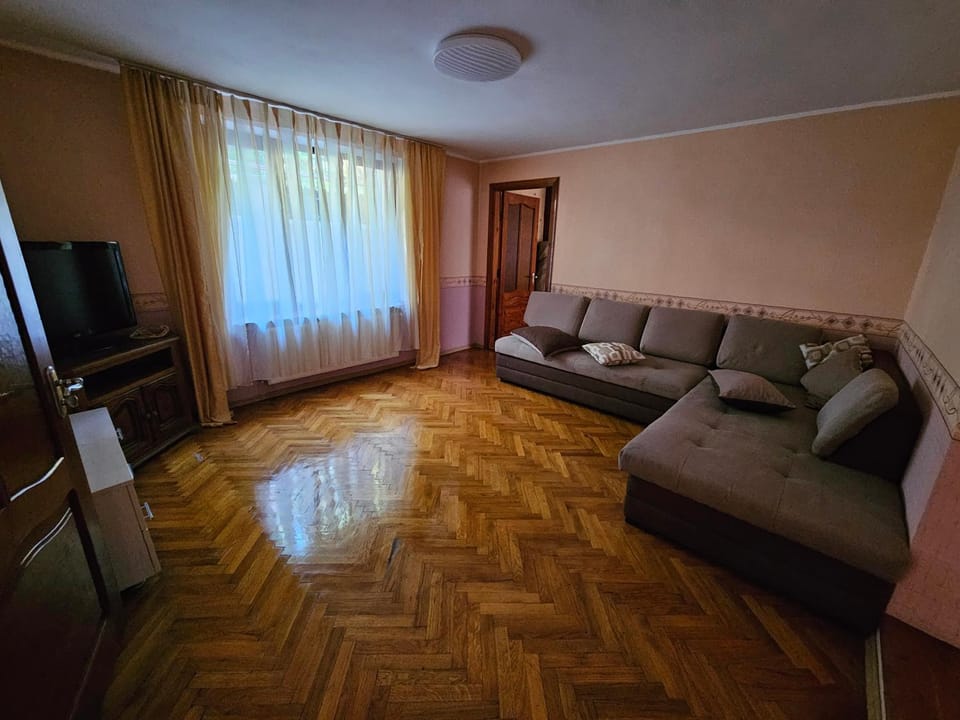 Communal lounge/ TV room, TV and multimedia, Living room, Seating area