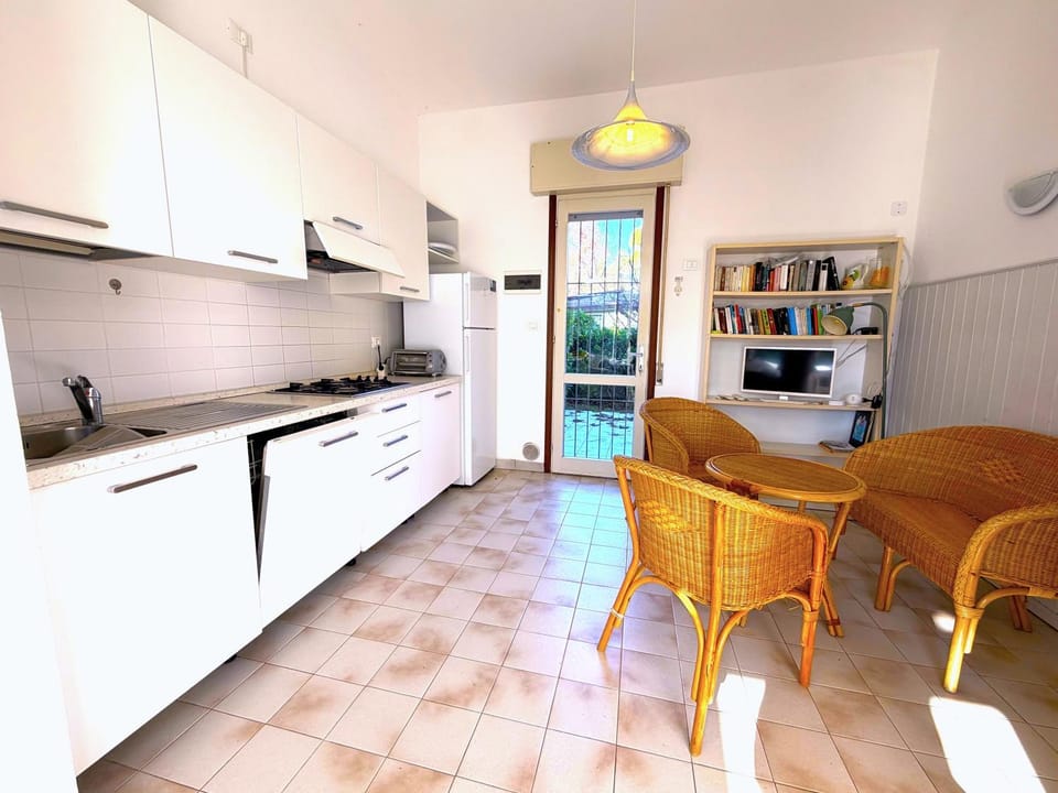 Kitchen or kitchenette, kitchen