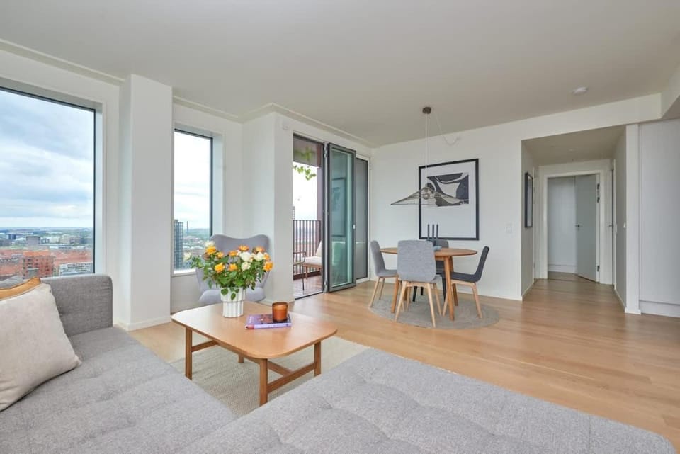 View (from property/room), Balcony/Terrace, Dining area