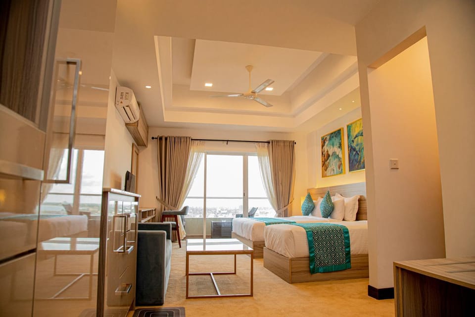 Negombo Beach - The Breeze by Glorious Holidays Apartment in Negombo