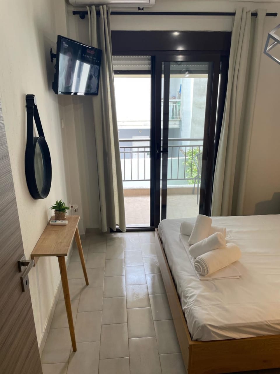 Bed, TV and multimedia