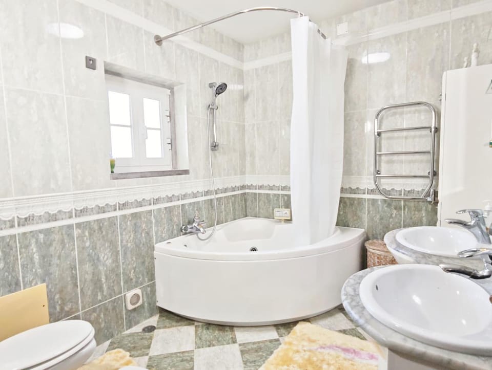 Shower, Toilet, bidet