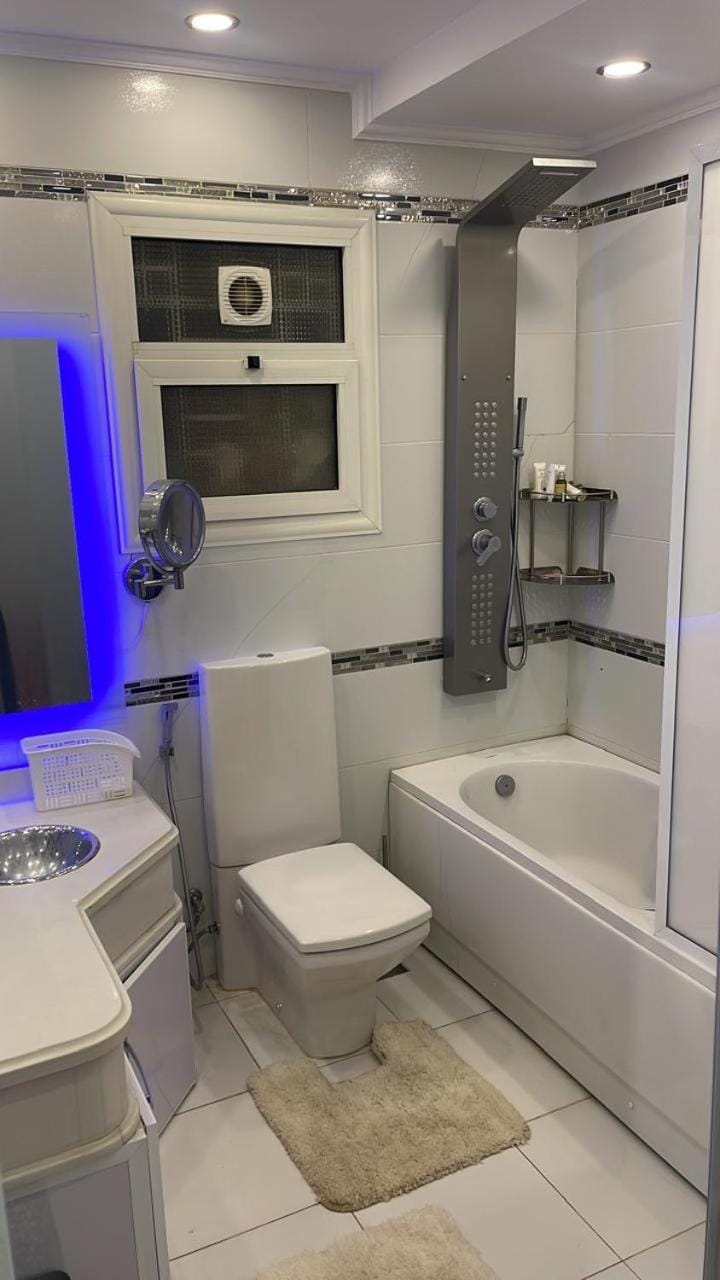 شقة فندقية بجاردن تطل على حديقة كبيرة Apartment in New Cairo City