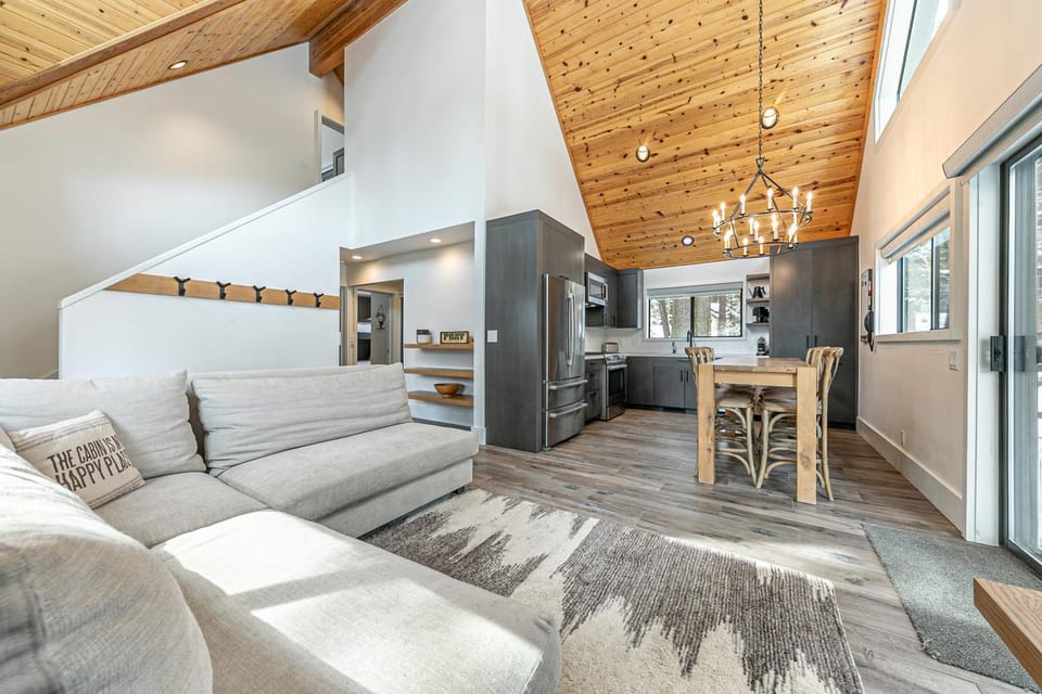 Misty Pines by Tahoe Getaways at Tahoe Park - Newly Remodeled Pet Friendly 3 BR w Private Beach HOA House in Tahoe City
