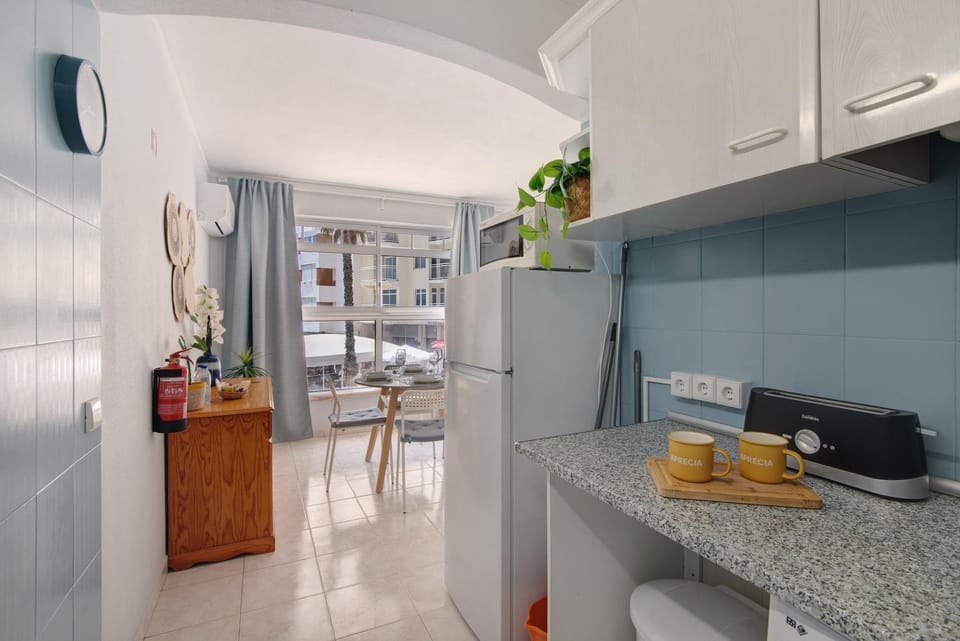Kitchen or kitchenette, Living room