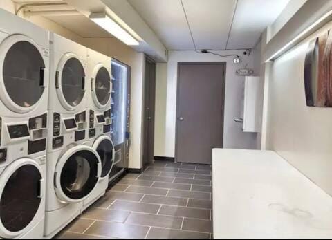 Lake Winni Studio Condo Full Kitchen - Weirs Beach Apartment in Laconia