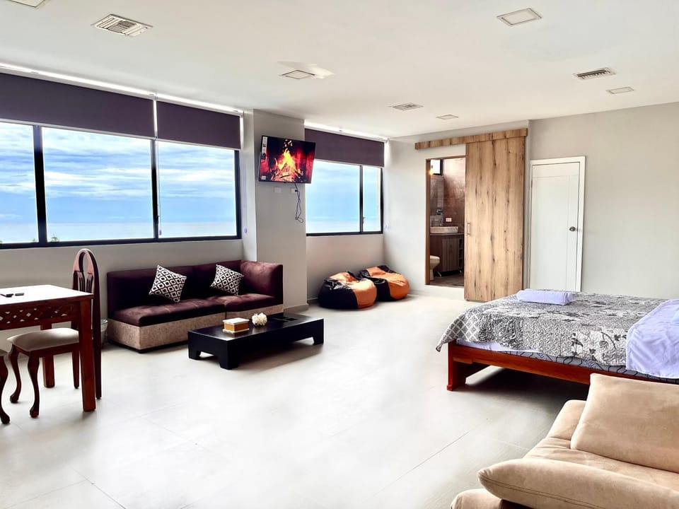 Edificio El Navío Luxury Suite 702 Apartment in Manta