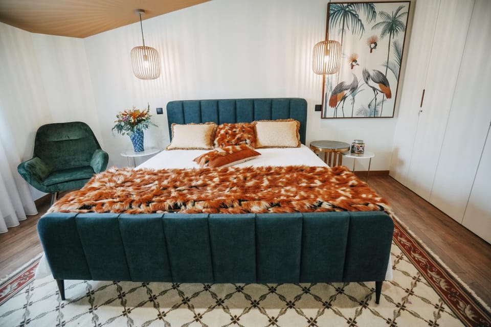 Bed, Photo of the whole room, Bedroom