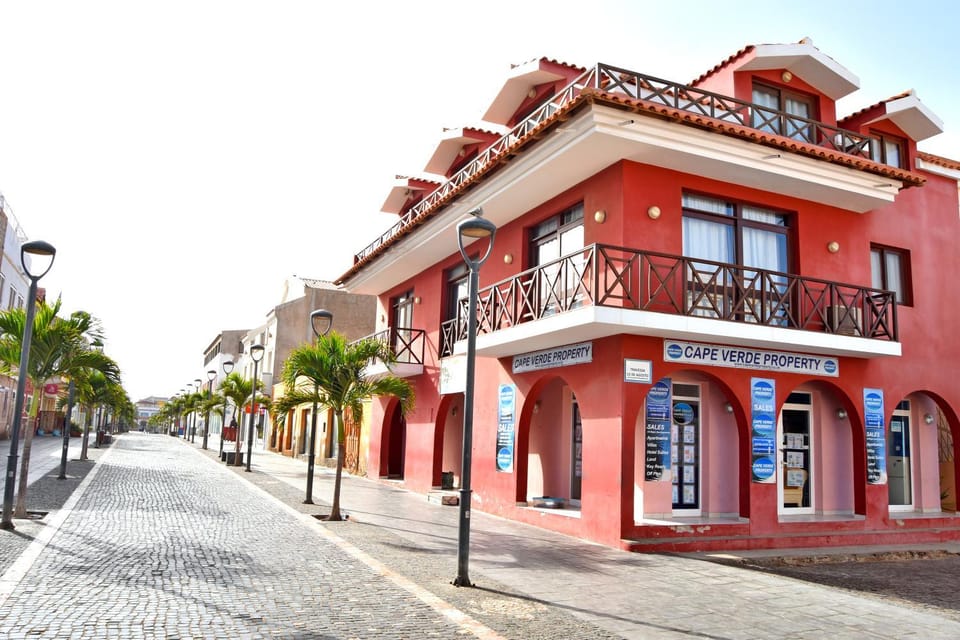 Property building, Day, City view, Street view, Location
