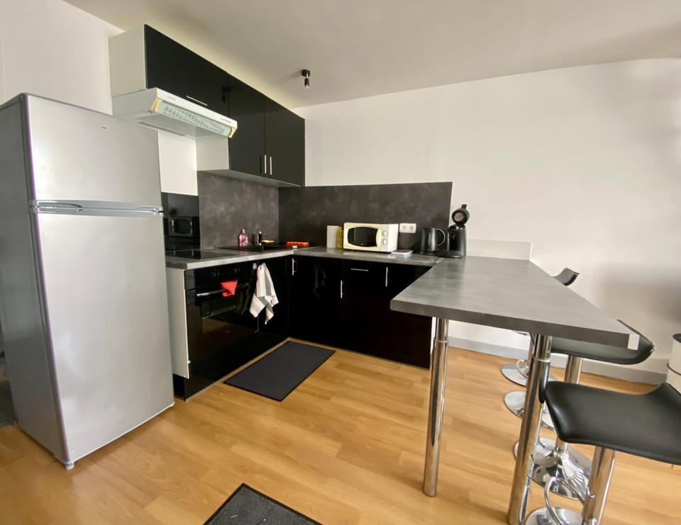 Kitchen or kitchenette, kitchen