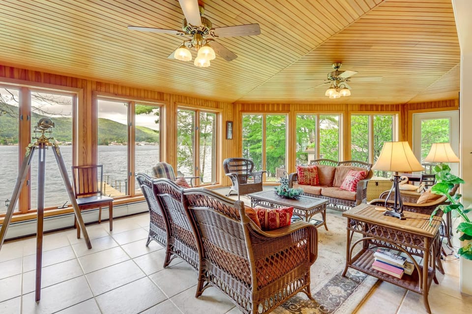 1 Mi to Village: Waterfront Oasis in Lake George! House in Queensbury