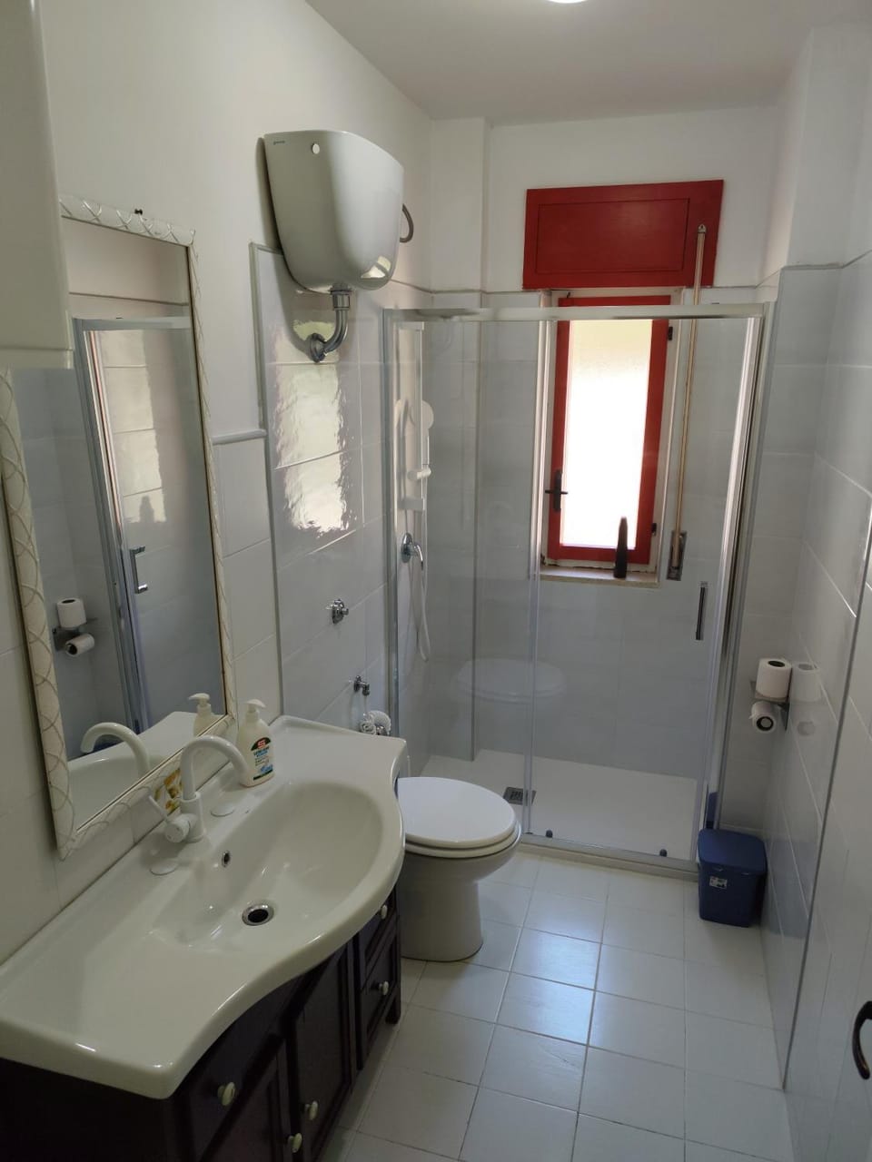 Shower, Toilet