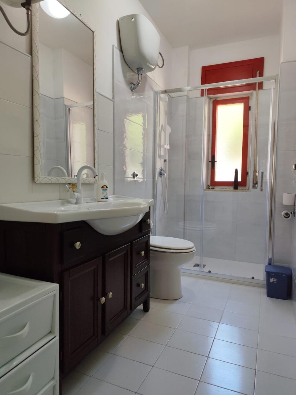 Shower, Toilet