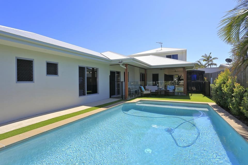 Pool view, Swimming pool, Swimming pool