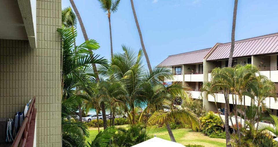 Oceanfront Condo 117 in Kailua-Kona House in Big Island