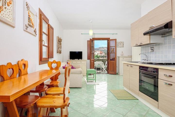 Kitchen or kitchenette, Seating area, Dining area, oven, stove