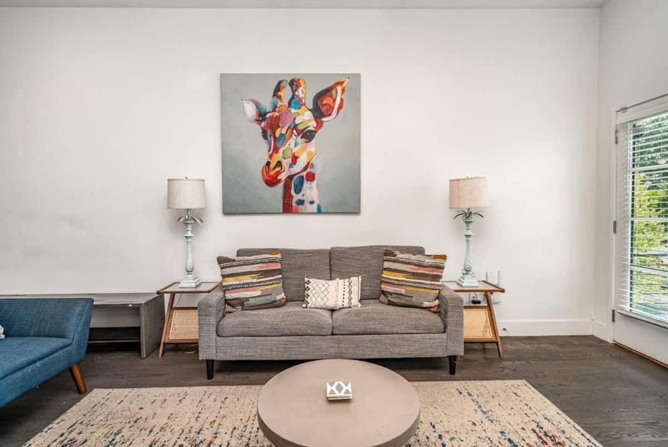 Jade - Private Patio and Balcony - Near Germantown House in East Nashville