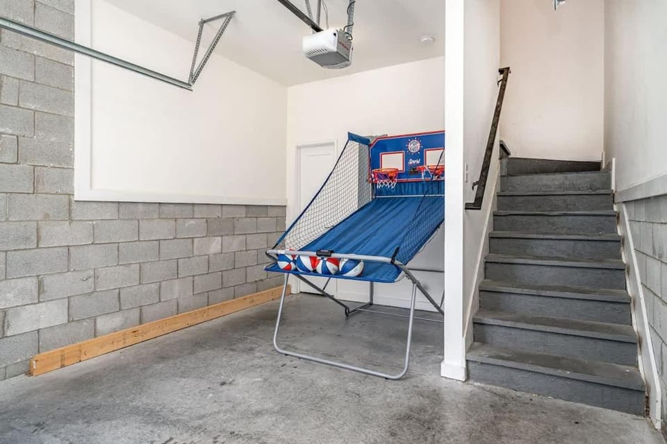 Verde Heights-Sleeps 12-In Cumberland Heights House in East Nashville