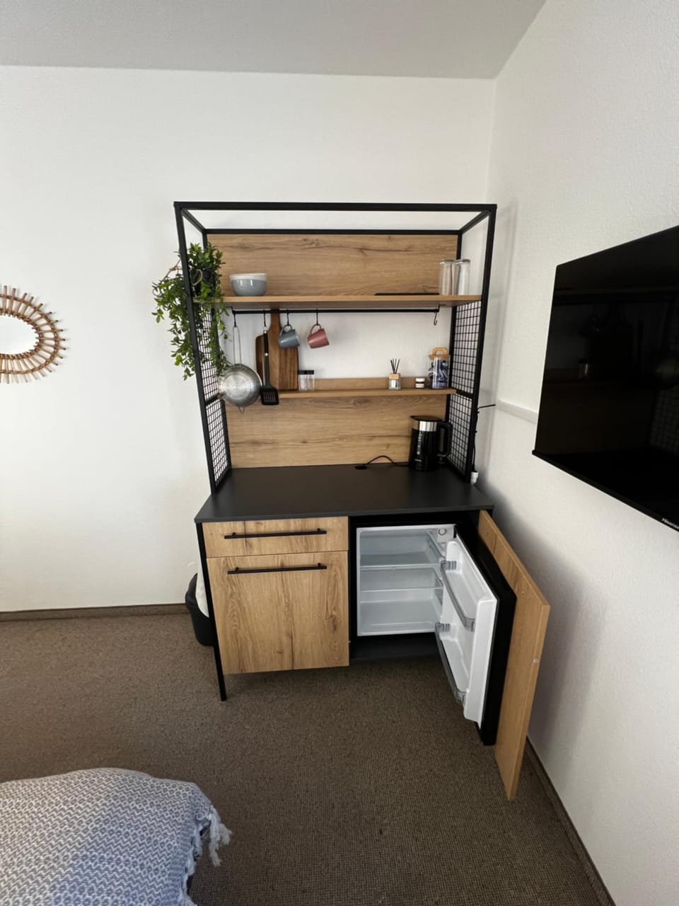 TV and multimedia, Kitchen or kitchenette, Photo of the whole room, minibar