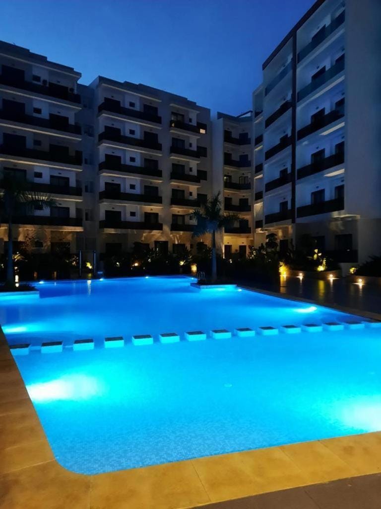 Night, Pool view