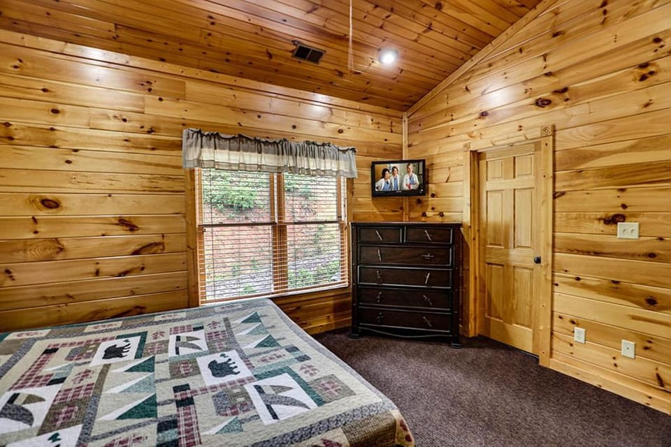 5 Star Lodge by Venture Smoky Mountains House in Gatlinburg