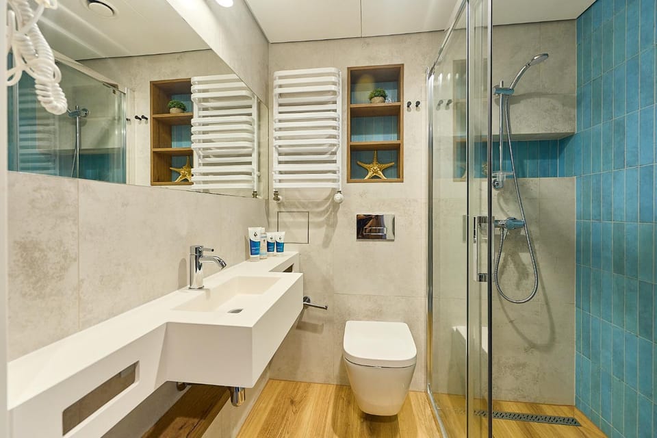 Shower, Toilet, Bathroom