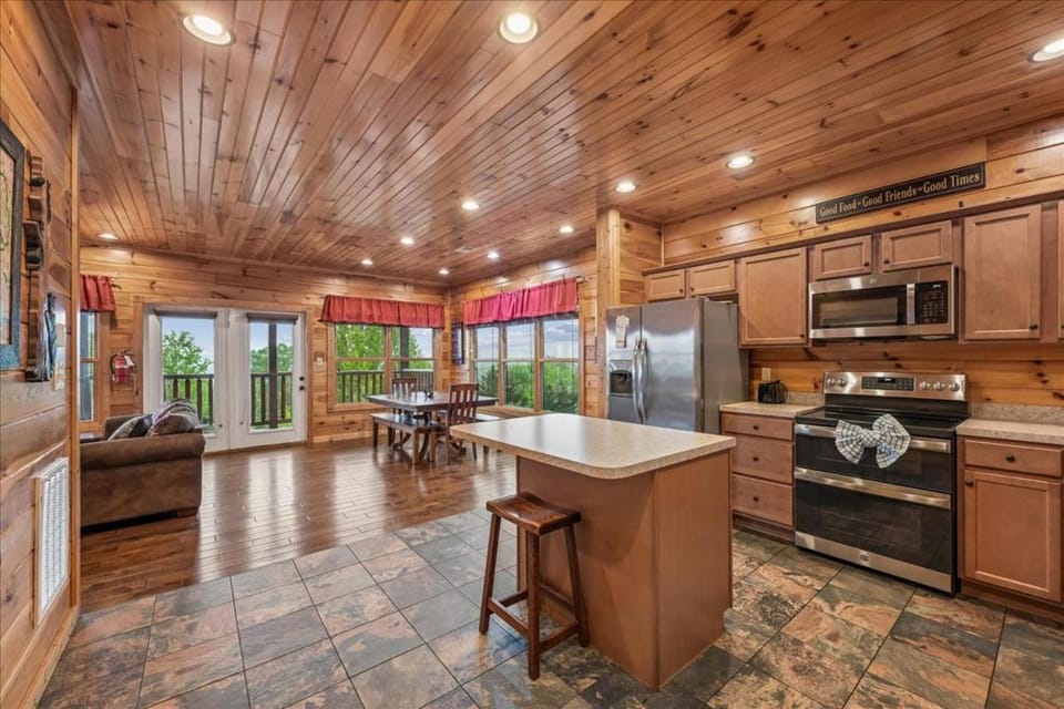 5 Star View by Venture Smoky Mountains House in Gatlinburg