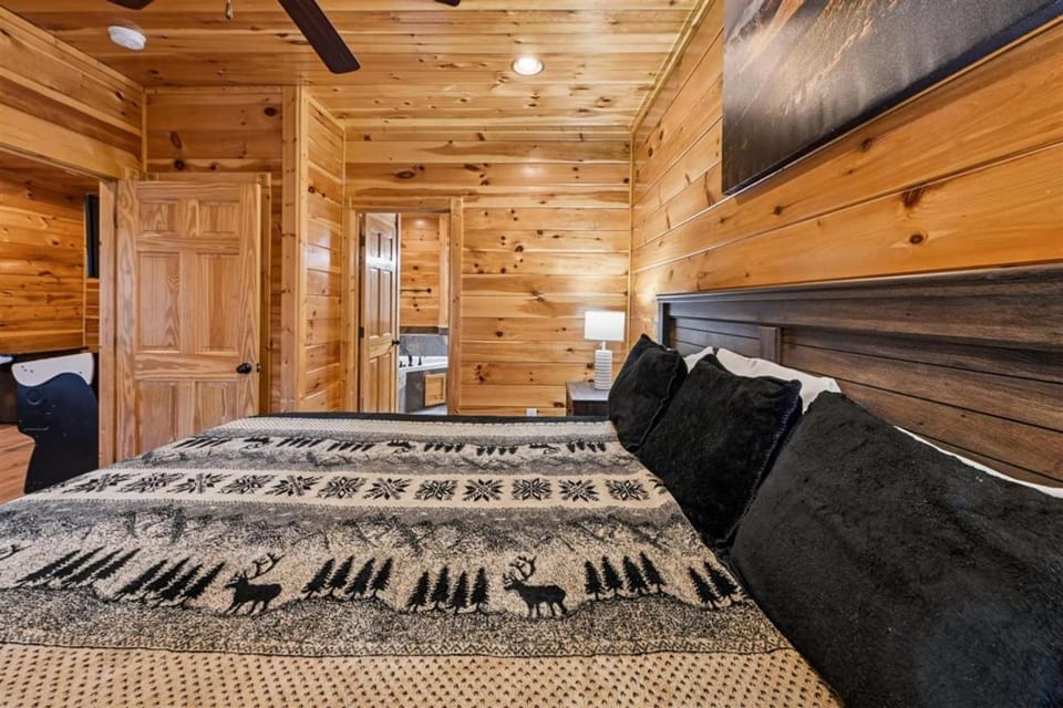 A View For Two by Venture Smoky Mountains House in Gatlinburg