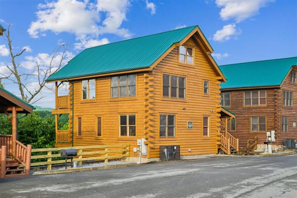 A Walk in the Clouds by Venture Smoky Mountains House in Sevier County