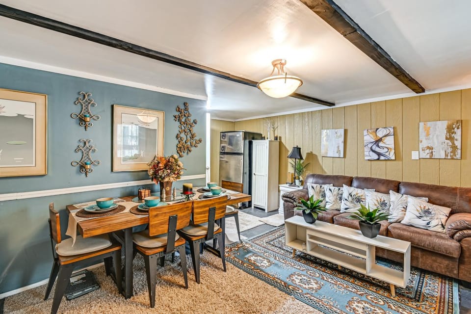 1 Mi to Dtwn: Fayetteville Studio w/ Patio Apartment in Fayetteville