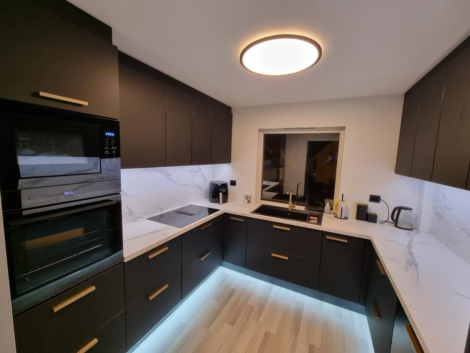 Large and central 2 bedroom apartment with Free parking, Free EV recharging and a private garden Apartment in Stavanger