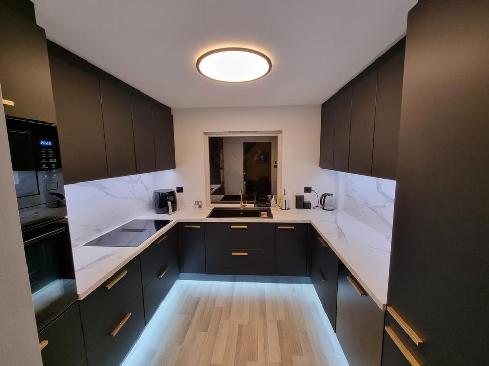 Large and central 2 bedroom apartment with Free parking, Free EV recharging and a private garden Apartment in Stavanger