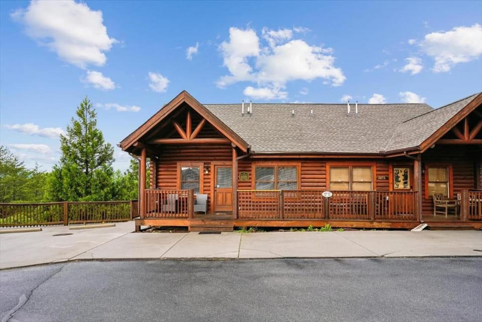 Almost Heaven by Venture Smoky Mountains House in Pigeon Forge