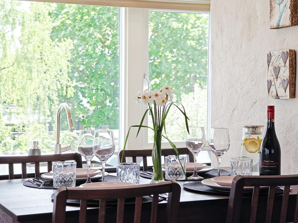 Food and drinks, Dining area