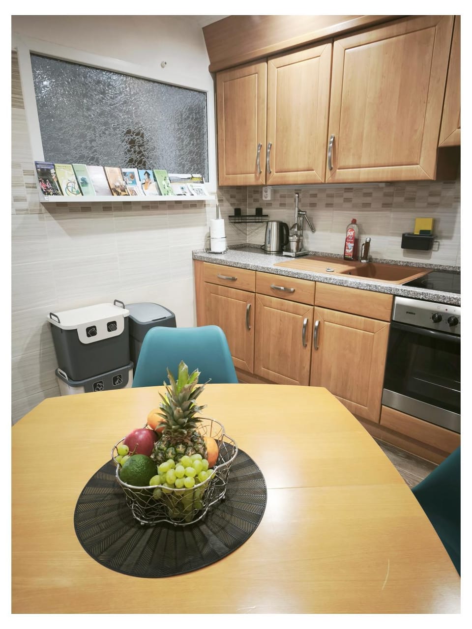 Kitchen or kitchenette, Dining area, pet friendly, stove