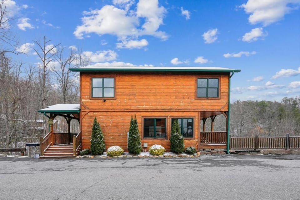 Best Bang for the Buck by Venture Smoky Mountains House in Gatlinburg