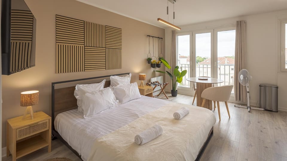 Bed, Bedroom