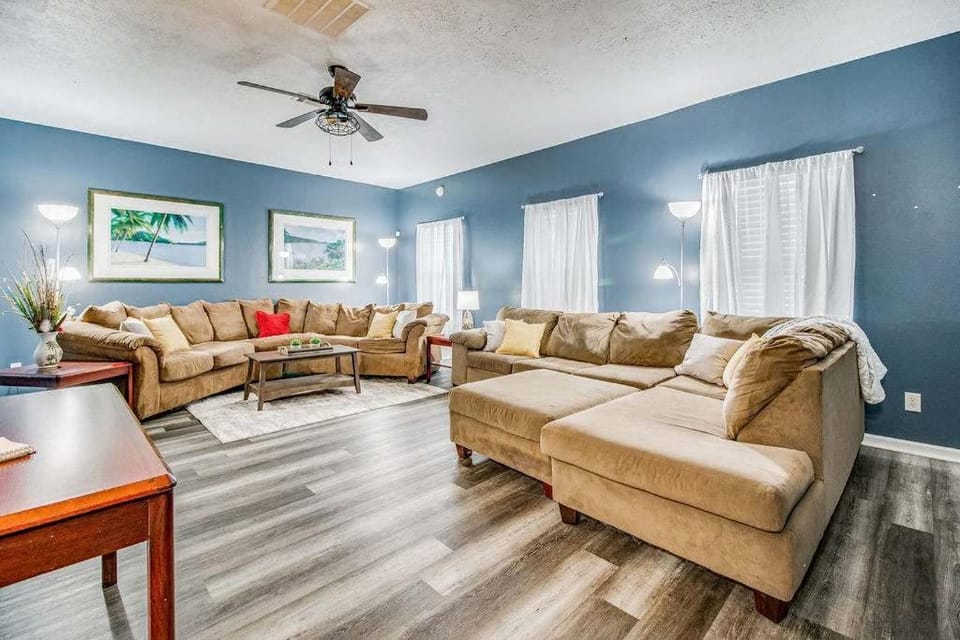 Private Patio & Close to Beach Coastal Cottage House in Perdido Key