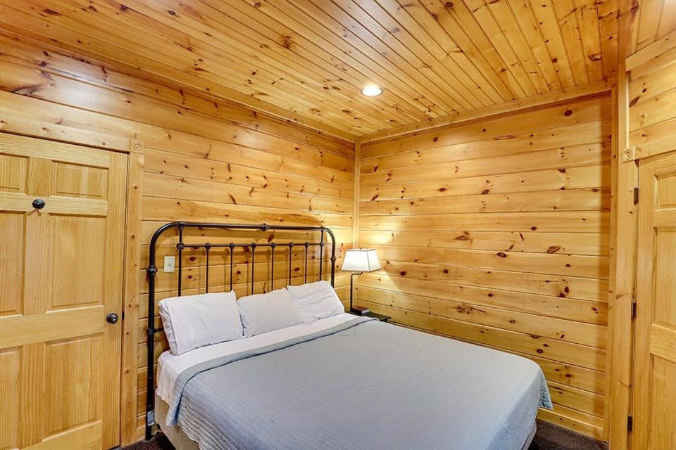 Buckingham Palace by Venture Smoky Mountains House in Gatlinburg