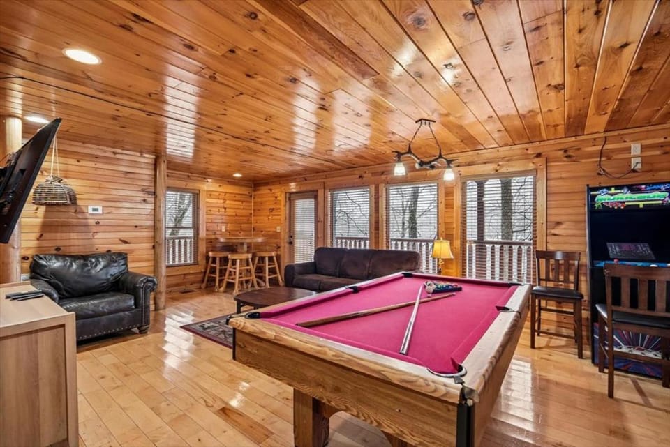 Cherokee Ridge by Venture Smoky Mountains House in Gatlinburg