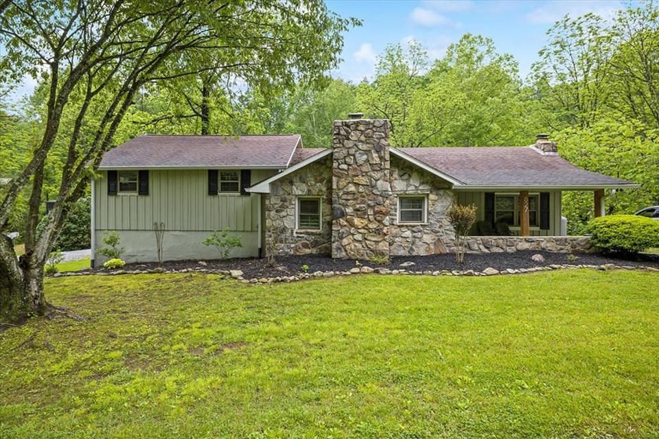 Creekside Rest by Venture Smoky Mountains House in Sevier County