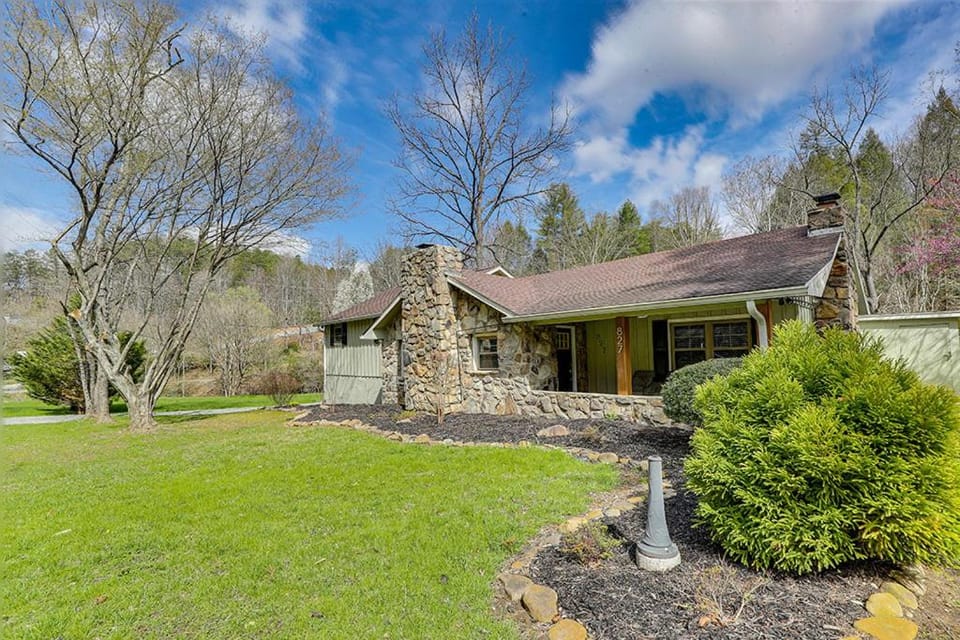 Creekside Rest by Venture Smoky Mountains House in Sevier County