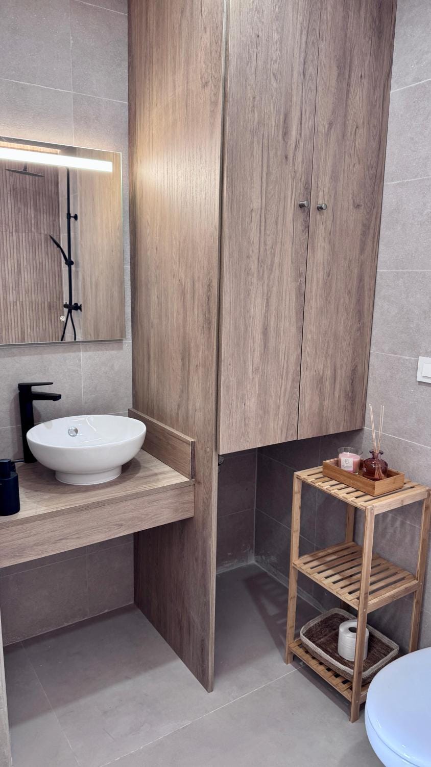 Bathroom, wardrobe