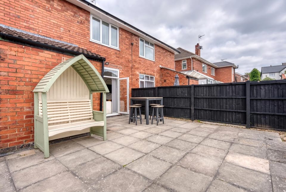 Byron House House in Burton upon Trent