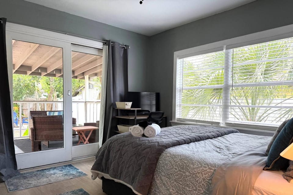 Stayawhile Bungalow in Seminole Heights House in Tampa
