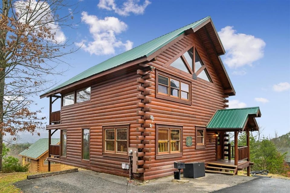 Eagles Nest by Venture Smoky Mountains House in Pigeon Forge